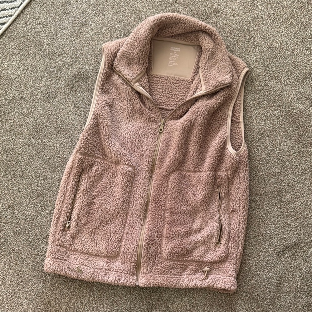 Girlfriend Collective Cozy Sherpa Vest in Taupe